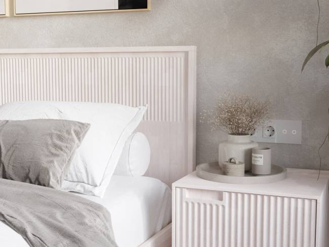 Кровать Tempo из массива дерева с высокими ножками