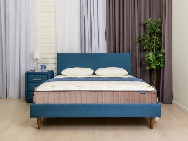 Анатамический матрас Prestige Medium: 620 независимых пружин, высота 24 см, средняя жёсткость
